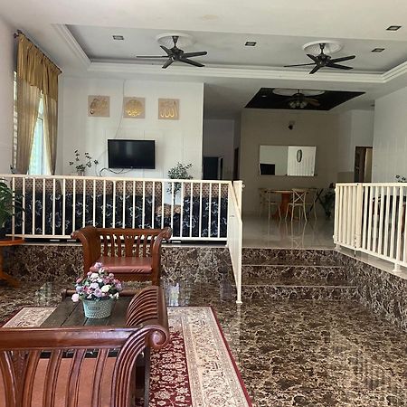 Leissa Homestay Ayer Hitam المظهر الخارجي الصورة