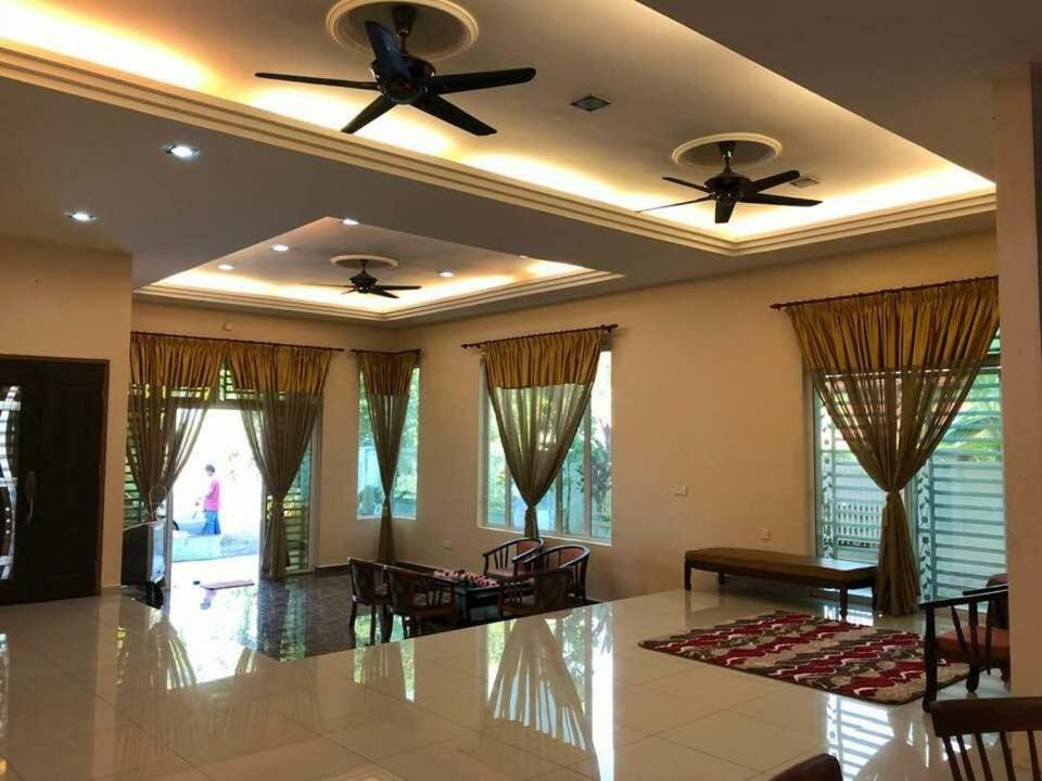 Leissa Homestay Ayer Hitam المظهر الخارجي الصورة